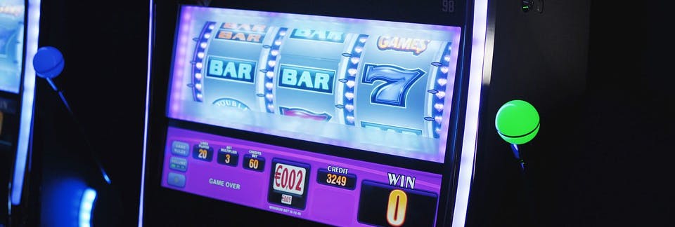 How do slot machines work?